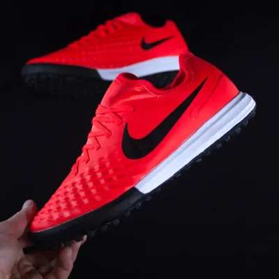 Сороконіжки Nike Magista X Finale II TF (39-45) 40 (24.5) - Robinzon.ua