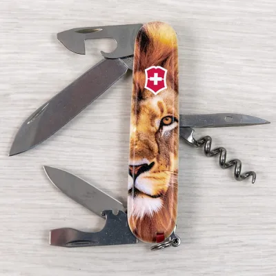 Складаний ніж Victorinox SPARTAN ANIMAL Лев 1.3603.7.F1010pw - 7 - Robinzon.ua