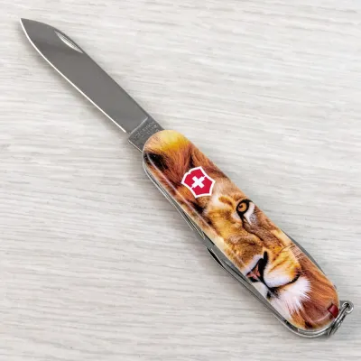 Складаний ніж Victorinox SPARTAN ANIMAL Лев 1.3603.7.F1010pw - 8 - Robinzon.ua