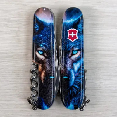Складаний ніж Victorinox HUNTSMAN ANIMAL Вовк 1.3713.3.F1040pw - 6 - Robinzon.ua