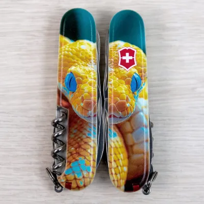 Складаний ніж Victorinox MOUNTAINEER ANIMAL Змій 1.3743.7.F1050pw - 6 - Robinzon.ua
