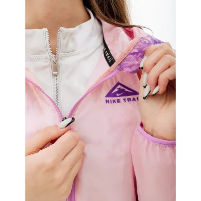 Жіноча Вітровка Nike W NK TRAIL REPEL JKT Різнокольоровий S (7dDX1041-756 S) - 2 - Robinzon.ua