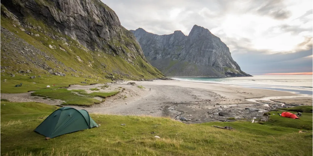 Для погоди і негоди: Обираємо намет для відпочинку Для погоди і негоди: Обираємо намет для відпочинку - Robinzon.ua