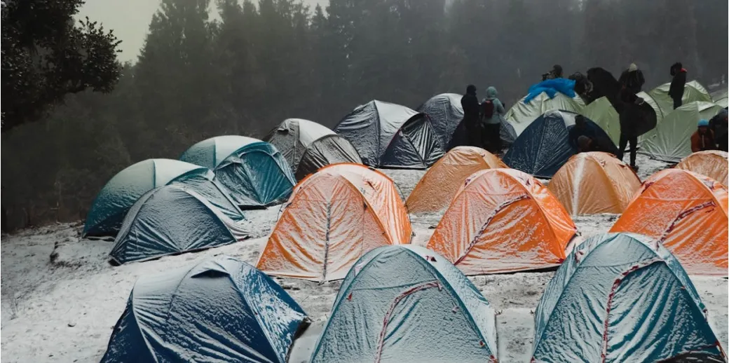 Намет на фоні небосхилу та синього неба - Robinzon.ua