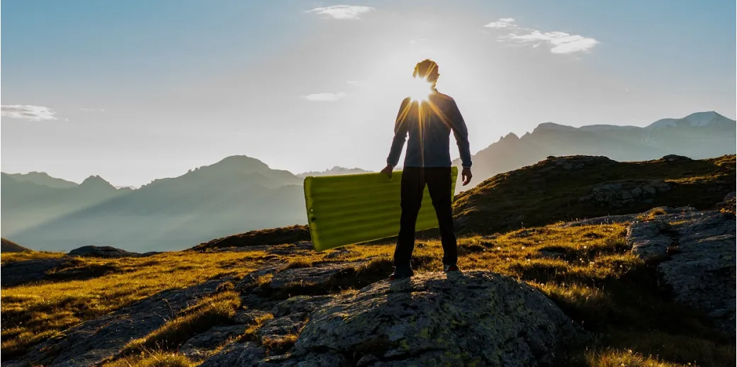 Як вибрати туристичний каремат: види, матеріали, призначення Як вибрати туристичний каремат: види, матеріали, призначення - Robinzon.ua