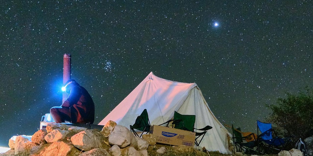 Кемпінгове освітлення: ліхтарі, налобники, гірлянди — що краще і коли? Кемпінгове освітлення: ліхтарі, налобники, гірлянди — що краще і коли? - Robinzon.ua