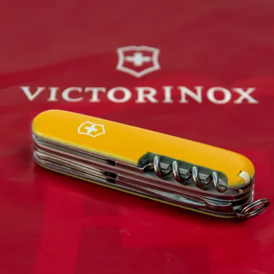 Складаний ніж Victorinox HUNTSMAN UKRAINE Vx13713.3_T3110p - 3 - Robinzon.ua