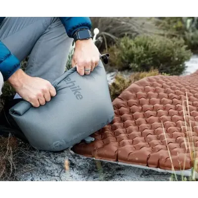 Надувний килимок Naturehike R Value: 5,8  розмір: 183 х 64 х 8 см світло-сірий CNH22DZ016 - 5 - Robinzon.ua