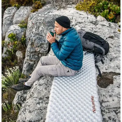Надувний килимок Naturehike R Value: 5,8  розмір: 183 х 58 х 8 см світло-сірий CNH22DZ016 - 3 - Robinzon.ua