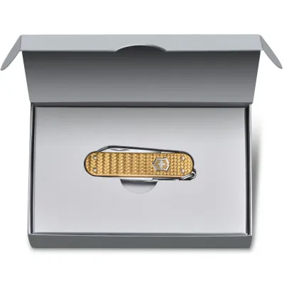 Складной нож Victorinox Classic SD Vx06221.408G - 4 - Robinzon.ua