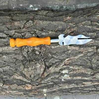 Вилка Mzavod з дерев'яною ручкою для зняття м'яса 280х2мм світла - 2 Вилка Mzavod з дерев'яною ручкою для зняття м'яса 280х2мм світла - 2 - Robinzon.ua