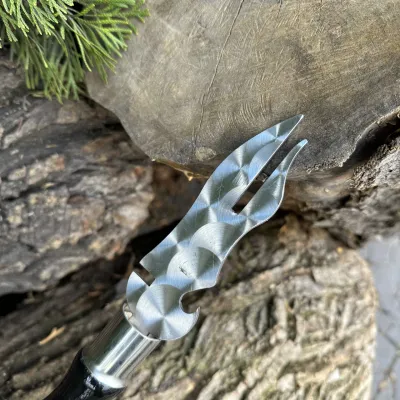 Вилка Mzavod з дерев'яною ручкою для зняття м'яса 280х2мм чорна - 2 Вилка Mzavod з дерев'яною ручкою для зняття м'яса 280х2мм чорна - 2 - Robinzon.ua