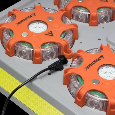 Комплект ліхтарів професійних Mactronic X-Flare (30 Lm) Red/Blue/Amber Recharg 12/220V (PSD0112) - 1 - Robinzon.ua