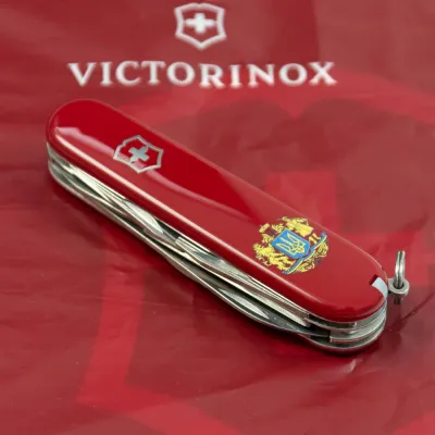 Складной нож Victorinox Climber Vx13703_T0400u - 2 Складной нож Victorinox Climber Vx13703_T0400u - 2 - Robinzon.ua