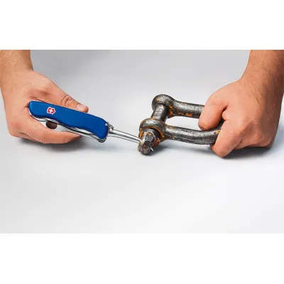 Складной нож Victorinox Vx08503.2MW - 3 Складной нож Victorinox Vx08503.2MW - 3 - Robinzon.ua