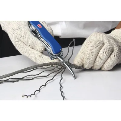 Складной нож Victorinox Vx08503.2MW - 4 Складной нож Victorinox Vx08503.2MW - 4 - Robinzon.ua