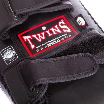 Пади для тайського боксу Тай-педи TWINS FKPL2-38-L розмір 41х21х11 см чорний - 5 - Robinzon.ua