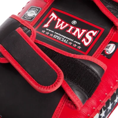 Пади для тайського боксу Тай-педи TWINS FKPL2-43-M розмір 37х19х9 см червоний - 4 - Robinzon.ua