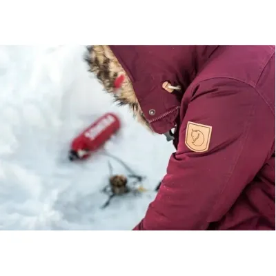 Міська жіноча тепла мембранна парка Fjallraven Nuuk Parka, L - Dark Garnet (89655.356.L) 2021 - 4 - Robinzon.ua