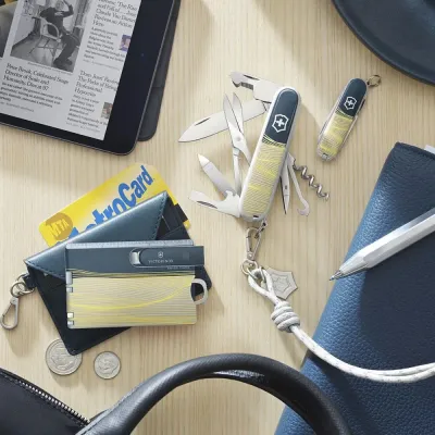 Складаний ніж Victorinox COMPANION New York Style  13909 - 5 - Robinzon.ua