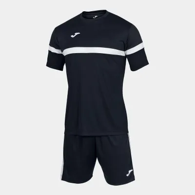 Футбольна форма Joma DANUBIO чорний S 102857.102 S - 2 Футбольна форма Joma DANUBIO чорний S 102857.102 S - 2 - Robinzon.ua