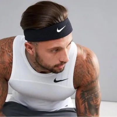 Пов'язка на голову Nike SWOOSH HEADBAND Чорний OSFM (N.NN.07.010.OS) - 4 Пов'язка на голову Nike SWOOSH HEADBAND Чорний OSFM (N.NN.07.010.OS) - 4 - Robinzon.ua