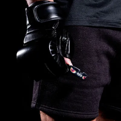 Капа OPRO Instant Eyes доросла (вік 11+) Black/Green (art.102524001) - 4 Капа OPRO Instant Eyes доросла (вік 11+) Black/Green (art.102524001) - 4 - Robinzon.ua