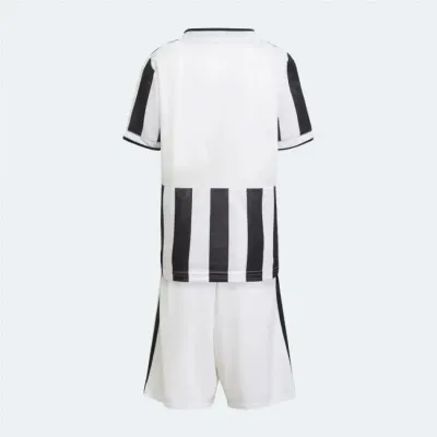 Футбольна форма Adidas Juventus (S-XL) XL - 2 Футбольна форма Adidas Juventus (S-XL) XL - 2 - Robinzon.ua