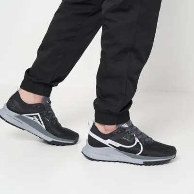 Чоловічі Кросівки Nike React Pegasus Trail 4 Чорний 25.5 см 40.5 (DJ6158-001) - 6 Чоловічі Кросівки Nike React Pegasus Trail 4 Чорний 25.5 см 40.5 (DJ6158-001) - 6 - Robinzon.ua