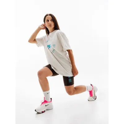 Женская Футболка Nike W NSW TEE BF PRNT SU Бежевый L (7dFD4235-030 L) - 2 Женская Футболка Nike W NSW TEE BF PRNT SU Бежевый L (7dFD4235-030 L) - 2 - Robinzon.ua