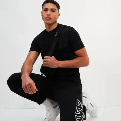 Чоловіча Футболка Ellesse Comodo Tee Чорний 2XL (7dSXT19207-011 2XL) - 1 Чоловіча Футболка Ellesse Comodo Tee Чорний 2XL (7dSXT19207-011 2XL) - 1 - Robinzon.ua