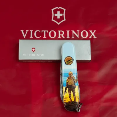 Складаний ніж Victorinox SPARTAN UKRAINE Vx13603.7_T3120h - 11 - Robinzon.ua
