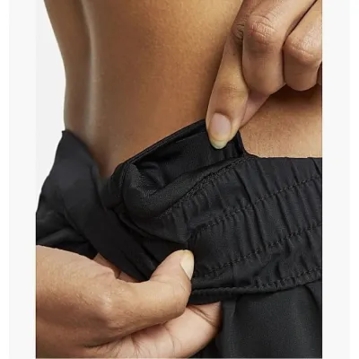 Жіночі Шорти тренувальні Nike SWOOSH SHORT VENEER VERS Чорний XS (7dDX1031-010 XS) - 2 - Robinzon.ua