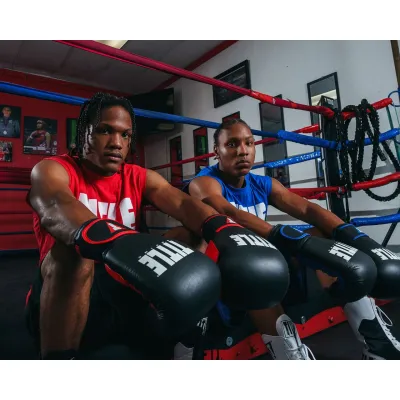 Боксерские перчатки TITLE Boxing Dynamic Strike Black/White 12 oz - 5 - Robinzon.ua