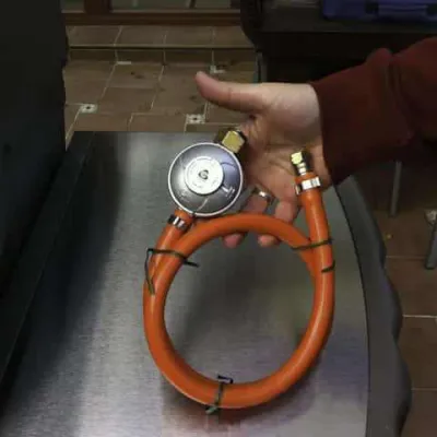 Редуктор с шлангом для газовых грилей Weber / Napoleon 40318402. - 1 Редуктор с шлангом для газовых грилей Weber / Napoleon 40318402. - 1 - Robinzon.ua