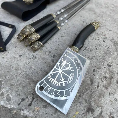 Набір шампурів Gorillas BBQ для шашлику РАГНАР в шкіряному чехлі - 2 Набір шампурів Gorillas BBQ для шашлику РАГНАР в шкіряному чехлі - 2 - Robinzon.ua