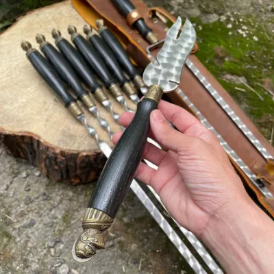 Набор шампуров Gorillas BBQ РЫЦАРЬ МАХ в кожаном чехле - 4 Набор шампуров Gorillas BBQ РЫЦАРЬ МАХ в кожаном чехле - 4 - Robinzon.ua