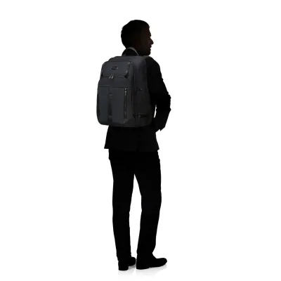 Рюкзак 17,3" URBAN-EYE BLACK - 2 Рюкзак 17,3" URBAN-EYE BLACK - 2 - Robinzon.ua