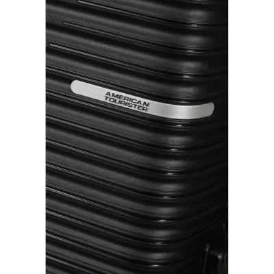 Чемодан 55 см LIFTOFF BLACK - 4 - Robinzon.ua