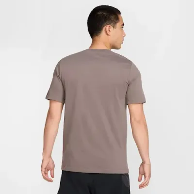 Чоловіча Футболка Nike M DF TEE TRAIL LOGO Коричневий L (7dFQ3914-289 L) - 1 Чоловіча Футболка Nike M DF TEE TRAIL LOGO Коричневий L (7dFQ3914-289 L) - 1 - Robinzon.ua