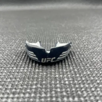 Капа OPRO Instant Custom-Fit UFC доросла (вік 11+)  Silver/Black (art.102529002) - 5 - Robinzon.ua