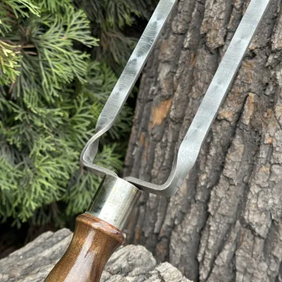 Подвійний шампур Mzavod з дерев'яною ручкою 630х12х3мм ретро - 2 - Robinzon.ua