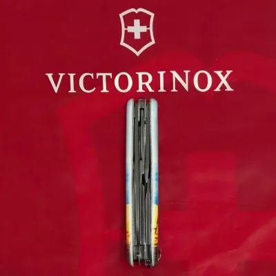 Складаний ніж Victorinox CLIMBER UKRAINE Vx13703.7_T3120h - 6 Складаний ніж Victorinox CLIMBER UKRAINE Vx13703.7_T3120h - 6 - Robinzon.ua