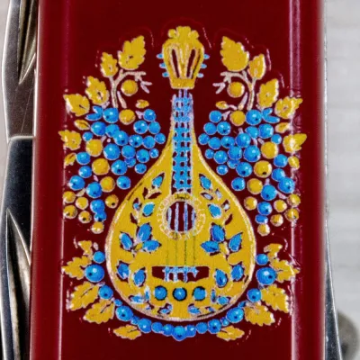 Складной нож Victorinox CAMPER UKRAINE Украинские мотивы 1.3613.T1370u - 1 - Robinzon.ua