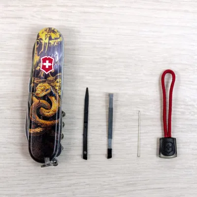 Складаний ніж Victorinox CLIMBER ZODIAC Золота дерев'яна змія 1.3703.3.Z4240pk - 8 - Robinzon.ua