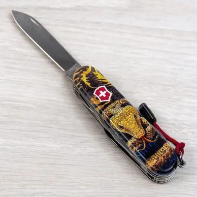 Складаний ніж Victorinox HUNTSMAN ZODIAC Дерев'яна змія 1.3713.3.Z4280pk - 7 - Robinzon.ua