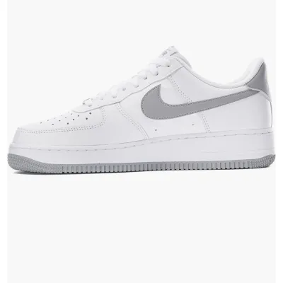 Чоловічі Кросівки Nike AIR FORCE 1 07 Білий 40.5 (7dFJ4146-100 40.5) - Robinzon.ua