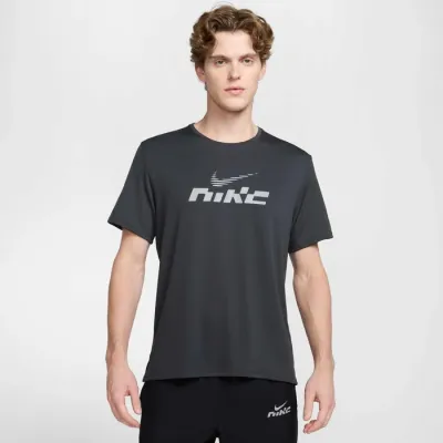 Чоловіча Футболка Nike M DF UV MILER FLASH SS Сірий XL (7dIB4127-070 XL) - Robinzon.ua