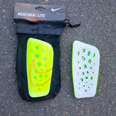Футбольні щитки Nike Mercurial Lite - Robinzon.ua